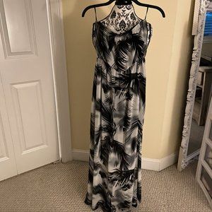 Black and White Tropical Print Strapless Maxi Dress